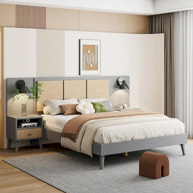 Letto matrimoniale Queen grigio con comodini e lampade sulla testiera, 2 posti letto