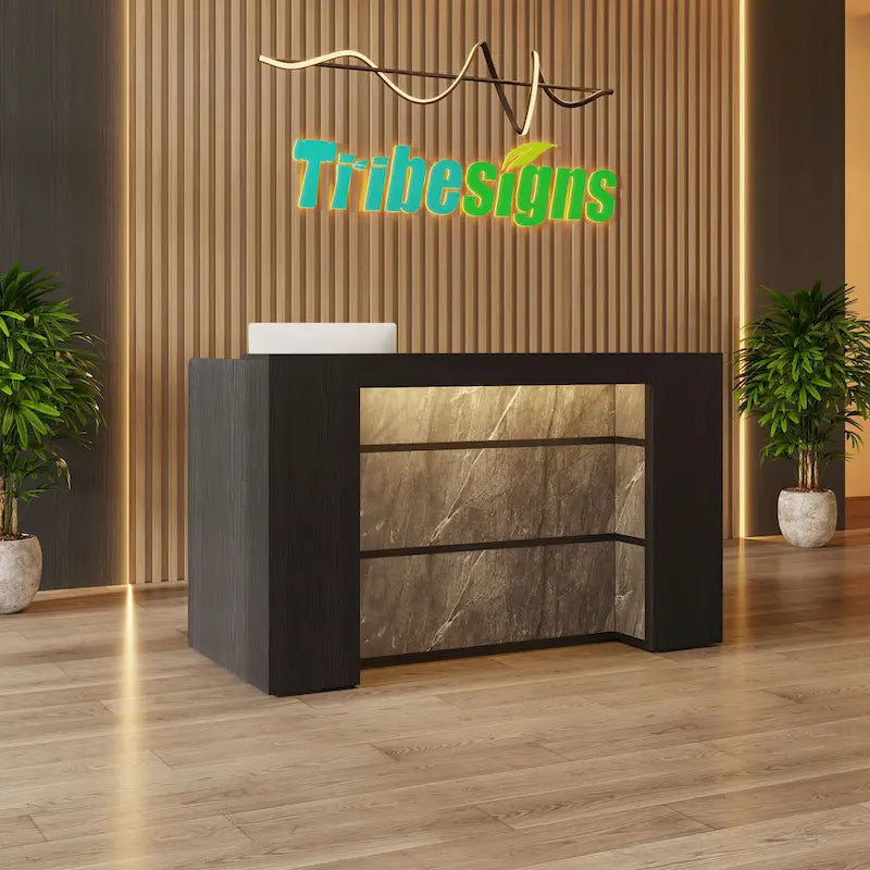 Scrivania a L per 1 persona, colori bianco e marrone / nero e marrone / marrone e nero, con striscia LED e pannello per la privacy